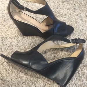 NINE WEST - black wedge peep toe sandals